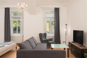 Cozy 1BD Apartment in Historic Central Vienna Building